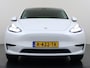 Tesla Model Y RWD 300PK SOH 90% Trekhaak Warmtepomp LFP-Accu Premium-Audio AMD Ryzen™ Camera's Navi Ecc Led Lmv 19" Privacy Glas Leder Stoel+Stuurverwarming Panoramadak Bluetooth Elek.Achterklep 1.600KG Trekgewicht 1e Eigenaar Origineel Nederlandse Auto