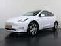 Tesla Model Y RWD 300PK SOH 90% Trekhaak Warmtepomp LFP-Accu Premium-Audio AMD Ryzen™ Camera's Navi Ecc Led Lmv 19" Privacy Glas Leder Stoel+Stuurverwarming Panoramadak Bluetooth Elek.Achterklep 1.600KG Trekgewicht 1e Eigenaar Origineel Nederlandse Auto