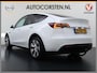 Tesla Model Y RWD 300PK SOH 90% Trekhaak Warmtepomp LFP-Accu Premium-Audio AMD Ryzen™ Camera's Navi Ecc Led Lmv 19" Privacy Glas Leder Stoel+Stuurverwarming Panoramadak Bluetooth Elek.Achterklep 1.600KG Trekgewicht 1e Eigenaar Origineel Nederlandse Auto
