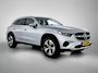 Mercedes-Benz GLC 300 e 4MATIC Plug-In Hybride Trekhaak | Stoelverwarming voor en achter | Memory voorstoelen | Stuurverwarming | Parkeerpakket met achteruitcamera. Inclusief 24 maanden MB Certified garantie voor Europa.