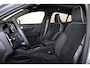 Volvo C40 Extended Range Plus 82 kWh - Panoramadak - IntelliSafe Assist & Surround - Parkeercamera achter - Verwarmde voorstoelen & stuur - Parkeersensoren voor & achter - Draadloze tel. lader - Warmtepomp - Extra getint glas - 19' LMV