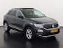 Volkswagen T-Roc 1.5 TSI | Panoramadak | Trekhaak | Camera | Zondag Open!