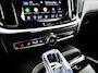 Volvo V60 T8 Plug-in hybrid AWD Plus Dark | SOH 100% | Panoramadak | 360° camera | Head-up display | Harman Kardon | Stoel- en stuurverwarming | Trekhaak