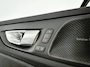 Volvo V60 T8 Plug-in hybrid AWD Plus Dark | SOH 100% | Panoramadak | 360° camera | Head-up display | Harman Kardon | Stoel- en stuurverwarming | Trekhaak