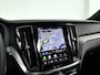 Volvo V60 T8 Plug-in hybrid AWD Plus Dark | SOH 100% | Panoramadak | 360° camera | Head-up display | Harman Kardon | Stoel- en stuurverwarming | Trekhaak