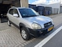 Hyundai Tucson 2.0i Style Premium LEER CLIMA LMV TREKHAAL RIJDT GOED NAP APK