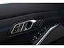 BMW 3-Serie Touring M340d xDrive Business Edition Plus Trekhaak - Panoramadak - Elektrischverstelbare stoelen - Stoelverwarming voor/achter - Getinte/geluiddempende ruiten - Head up - Active Cruise Control -