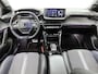 Peugeot 208 GT Hybrid 145pk Automaat | Navigatie | 360° Camera | Climate Control | Adaptieve Cruise Control | Parkeersensoren v+a | Armsteun | Keyless | Full Led koplampen | Dodehoeksensor| Leder/stof sportstoelen | Bluetooth | Draadloze Apple CarPlay / Android Auto | DAB+ radio | Donker getint glas | 17" lichtmetalen velgen |