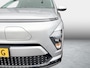 Hyundai Kona Electric Comfort 64.8 kWh long-Range SOH 99,6% / 620KM | Fabrieksgarantie 09-2030 | Warmtepomp | V2L | Adaptive Cruise | Stoel & Stuurverwarming | Carplay | Dodehoek | Camera | Dealeronderhouden |