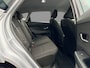 Hyundai Kona Electric Comfort 64.8 kWh long-Range SOH 99,6% / 620KM | Fabrieksgarantie 09-2030 | Warmtepomp | V2L | Adaptive Cruise | Stoel & Stuurverwarming | Carplay | Dodehoek | Camera | Dealeronderhouden |