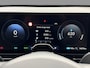 Hyundai Kona Electric Comfort 64.8 kWh long-Range SOH 99,6% / 620KM | Fabrieksgarantie 09-2030 | Warmtepomp | V2L | Adaptive Cruise | Stoel & Stuurverwarming | Carplay | Dodehoek | Camera | Dealeronderhouden |