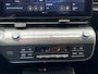 Hyundai Kona Electric Comfort 64.8 kWh long-Range SOH 99,6% / 620KM | Fabrieksgarantie 09-2030 | Warmtepomp | V2L | Adaptive Cruise | Stoel & Stuurverwarming | Carplay | Dodehoek | Camera | Dealeronderhouden |