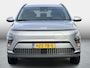 Hyundai Kona Electric Comfort 64.8 kWh long-Range SOH 99,6% / 620KM | Fabrieksgarantie 09-2030 | Warmtepomp | V2L | Adaptive Cruise | Stoel & Stuurverwarming | Carplay | Dodehoek | Camera | Dealeronderhouden |