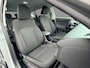 Hyundai Kona Electric Comfort 64.8 kWh long-Range SOH 99,6% / 620KM | Fabrieksgarantie 09-2030 | Warmtepomp | V2L | Adaptive Cruise | Stoel & Stuurverwarming | Carplay | Dodehoek | Camera | Dealeronderhouden |