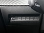 Peugeot 2008 SUV Allure 100pk | Navigatie | Achteruitrijcamera | Climate Control | Cruise Control | Parkeersensoren v+a | Armsteun | Digitaal instrumentenpaneel | Draadloze Apple Carplay / Android Auto | Bluetooth | DAB+ radio | Led koplampen | Donker getint glas | 17" lichtmetalen velgen |
