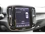 Volvo EX40 Single Motor Extended Range Plus 82 kWh | Trekhaak | Verwarmbare voorstoelen en stuurwiel | Premium audio by Harman Kardon | Keyless | Adaptieve cruise control Warmtepomp