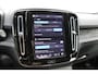 Volvo EX40 Single Motor Extended Range Plus 82 kWh | Trekhaak | Verwarmbare voorstoelen en stuurwiel | Premium audio by Harman Kardon | Keyless | Adaptieve cruise control Warmtepomp
