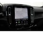 Volvo EX40 Single Motor Extended Range Plus 82 kWh | Trekhaak | Verwarmbare voorstoelen en stuurwiel | Premium audio by Harman Kardon | Keyless | Adaptieve cruise control Warmtepomp