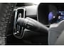 Volvo EX40 Single Motor Extended Range Plus 82 kWh | Trekhaak | Verwarmbare voorstoelen en stuurwiel | Premium audio by Harman Kardon | Keyless | Adaptieve cruise control Warmtepomp