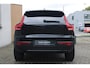 Volvo XC40 B4 Plus Black Edition | Panoramadak | Trekhaak | Verwarmbare voorstoelen, stuurwiel en voorruit | 360 graden camera | Premium audio by Harman Kardon | Apple carplay/Android auto