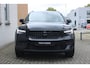 Volvo XC40 B4 Plus Black Edition | Panoramadak | Trekhaak | Verwarmbare voorstoelen, stuurwiel en voorruit | 360 graden camera | Premium audio by Harman Kardon | Apple carplay/Android auto