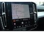 Volvo XC40 B4 Plus Black Edition | Panoramadak | Trekhaak | Verwarmbare voorstoelen, stuurwiel en voorruit | 360 graden camera | Premium audio by Harman Kardon | Apple carplay/Android auto