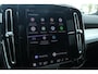 Volvo XC40 B4 Plus Black Edition | Panoramadak | Trekhaak | Verwarmbare voorstoelen, stuurwiel en voorruit | 360 graden camera | Premium audio by Harman Kardon | Apple carplay/Android auto