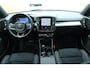 Volvo XC40 B4 Plus Black Edition | Panoramadak | Trekhaak | Verwarmbare voorstoelen, stuurwiel en voorruit | 360 graden camera | Premium audio by Harman Kardon | Apple carplay/Android auto