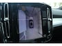 Volvo XC40 B4 Plus Black Edition | Panoramadak | Trekhaak | Verwarmbare voorstoelen, stuurwiel en voorruit | 360 graden camera | Premium audio by Harman Kardon | Apple carplay/Android auto