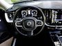 Volvo XC60 2.0 B5 Momentum Exclusive 1e-Eig. & Keurig-Onderh. BOVAG-Garantie. NL-Auto.