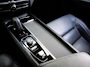 Volvo XC60 2.0 B5 Momentum Exclusive 1e-Eig. & Keurig-Onderh. BOVAG-Garantie. NL-Auto.