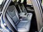Volvo XC60 2.0 B5 Momentum Exclusive 1e-Eig. & Keurig-Onderh. BOVAG-Garantie. NL-Auto.