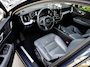 Volvo XC60 2.0 B5 Momentum Exclusive 1e-Eig. & Keurig-Onderh. BOVAG-Garantie. NL-Auto.