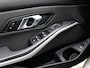 BMW 3-Serie Touring 320i Business Edition 1e-Eig. & Dealer-Onderh. BOVAG-Garantie. NL-Auto.