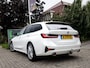 BMW 3-Serie Touring 320i Business Edition 1e-Eig. & Dealer-Onderh. BOVAG-Garantie. NL-Auto.