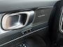 Volvo XC40 B4 211pk Plus Dark / 20'' / 360 Camera / Trekhaak / Pixel Koplampen / Panoramadak / Nubuck / El. Stoelen / Harman&Kardon Audio / Noodreservewiel / ACC / BLIS / Stoel + Stuurw. Verwarming /