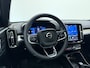 Volvo XC40 B4 211pk Plus Dark / 20'' / 360 Camera / Trekhaak / Pixel Koplampen / Panoramadak / Nubuck / El. Stoelen / Harman&Kardon Audio / Noodreservewiel / ACC / BLIS / Stoel + Stuurw. Verwarming /