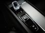 Volvo XC60 T6 Recharge AWD Ultimate Dark | Luchtvering | Bowers & Wilkins | Head-Up | 360° | Panoramadak | Trekhaak | Adaptive Cruise | BLIS | 21"