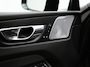 Volvo XC60 T6 Recharge AWD Ultimate Dark | Luchtvering | Bowers & Wilkins | Head-Up | 360° | Panoramadak | Trekhaak | Adaptive Cruise | BLIS | 21"