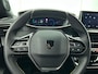 Peugeot e-2008 EV 54 kWh 156pk GT Automaat | 3 Fase | Navigatie | Camera | Leder/Alcantara | Stoel elektrisch+verwarmd+massage | Full Led koplampen | Parkeersensoren v+a | Keyless | Adaptieve Cruise Control | Dodehoeksensor | DAB+ radio | Apple Carplay / Android Auto | Donker getint glas | 17" lichtmetalen velgen |