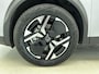 Peugeot e-2008 EV 54 kWh 156pk GT Automaat | 3 Fase | Navigatie | Camera | Leder/Alcantara | Stoel elektrisch+verwarmd+massage | Full Led koplampen | Parkeersensoren v+a | Keyless | Adaptieve Cruise Control | Dodehoeksensor | DAB+ radio | Apple Carplay / Android Auto | Donker getint glas | 17" lichtmetalen velgen |