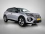 Peugeot e-2008 EV 54 kWh 156pk GT Automaat | 3 Fase | Navigatie | Camera | Leder/Alcantara | Stoel elektrisch+verwarmd+massage | Full Led koplampen | Parkeersensoren v+a | Keyless | Adaptieve Cruise Control | Dodehoeksensor | DAB+ radio | Apple Carplay / Android Auto | Donker getint glas | 17" lichtmetalen velgen |