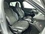 Peugeot e-2008 EV 54 kWh 156pk GT Automaat | 3 Fase | Navigatie | Camera | Leder/Alcantara | Stoel elektrisch+verwarmd+massage | Full Led koplampen | Parkeersensoren v+a | Keyless | Adaptieve Cruise Control | Dodehoeksensor | DAB+ radio | Apple Carplay / Android Auto | Donker getint glas | 17" lichtmetalen velgen |