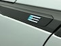 Peugeot e-2008 EV 54 kWh 156pk GT Automaat | 3 Fase | Navigatie | Camera | Leder/Alcantara | Stoel elektrisch+verwarmd+massage | Full Led koplampen | Parkeersensoren v+a | Keyless | Adaptieve Cruise Control | Dodehoeksensor | DAB+ radio | Apple Carplay / Android Auto | Donker getint glas | 17" lichtmetalen velgen |