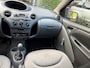 Toyota Yaris 1.0-16V VVT-i Terra / bj.2000 / airco / sportvelgen / export / APK tot 25/11/26 / NAP met 376726 km/ kleur: rood..