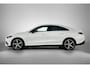 Mercedes-Benz CLA 200 AMG Nightpakket 58 kWh | Panoramadak | Alarm | Sfeerverlichting | Keyless Go | CarPlay | Stoelverwarming | Parkeerpakket met Camera | Sfeerverlichting | Stoelverwarming | Sportstoelen | Adaptieve cruisecontrol |
