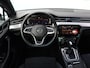 Volkswagen Passat 1.5 TSI Elegance Business R 150 pk DSG | R-Line | Dealer onderhouden | Trekhaak | Panoramadak | Alcantara/Leder | Navigatie | Camera | Cruise control | LED Matrix |
