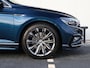 Volkswagen Passat 1.5 TSI Elegance Business R 150 pk DSG | R-Line | Dealer onderhouden | Trekhaak | Panoramadak | Alcantara/Leder | Navigatie | Camera | Cruise control | LED Matrix |