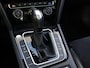 Volkswagen Passat 1.5 TSI Elegance Business R 150 pk DSG | R-Line | Dealer onderhouden | Trekhaak | Panoramadak | Alcantara/Leder | Navigatie | Camera | Cruise control | LED Matrix |