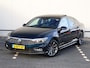 Volkswagen Passat 1.5 TSI Elegance Business R 150 pk DSG | R-Line | Dealer onderhouden | Trekhaak | Panoramadak | Alcantara/Leder | Navigatie | Camera | Cruise control | LED Matrix |